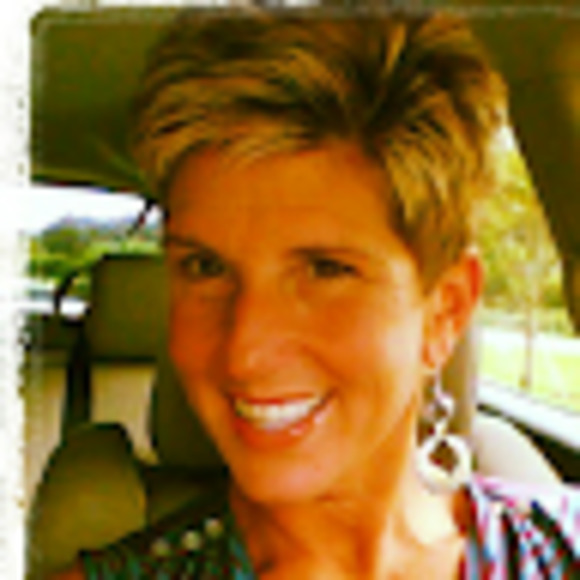 Meet your Posher, Kristine - Picture 1 of 1